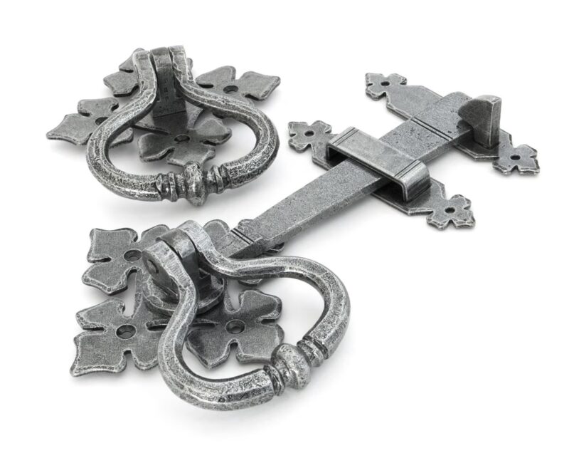 Shakespeare Latch Set