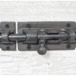 Chute Bolt
