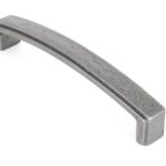 Ribbed Pull Handle