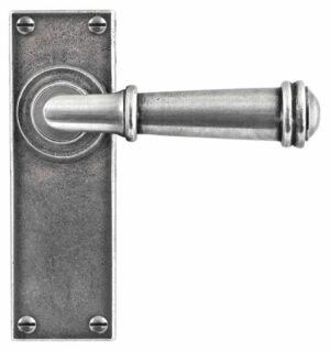 Durham Door Lever On Latch/Passage