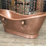 Double Slipper Bath with Rings and Hammered Exterior